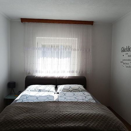 Ella Ferienwohnung Arnoldstein Buitenkant foto
