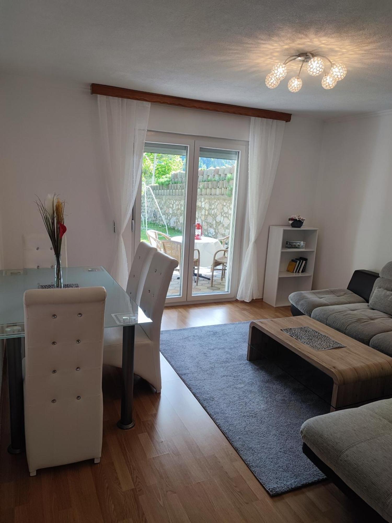 Ella Ferienwohnung Arnoldstein Buitenkant foto