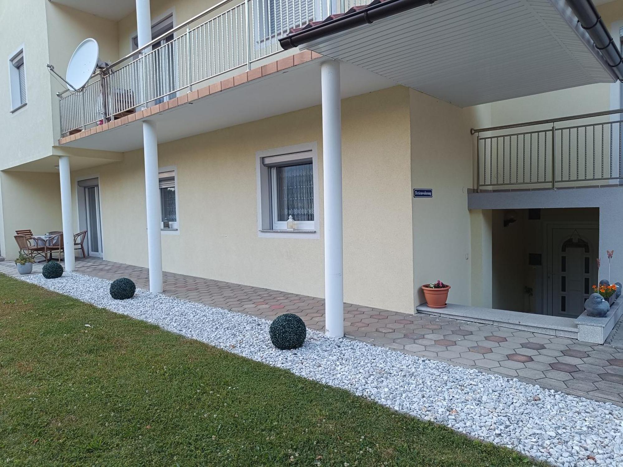 Ella Ferienwohnung Arnoldstein Buitenkant foto